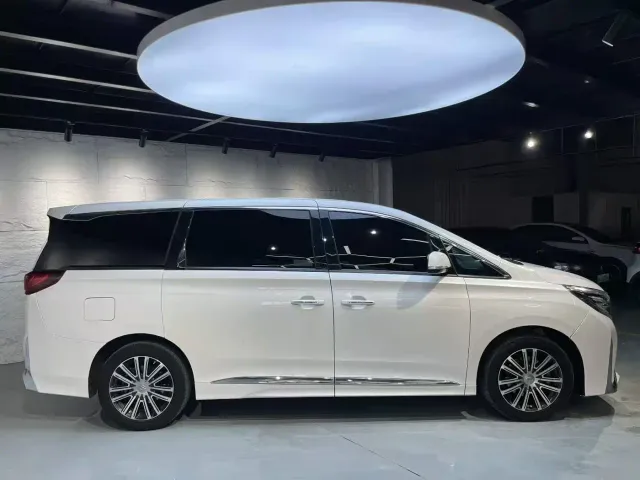 GAC Trumpchi M8 — Фото автомобиля 4