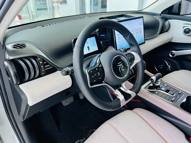 BYD Yuan PLUS — Фото автомобиля 13