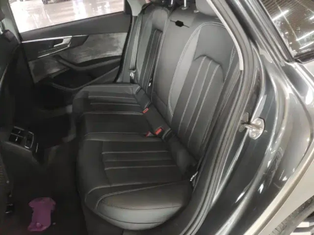 Audi A4L — Фото автомобиля 16