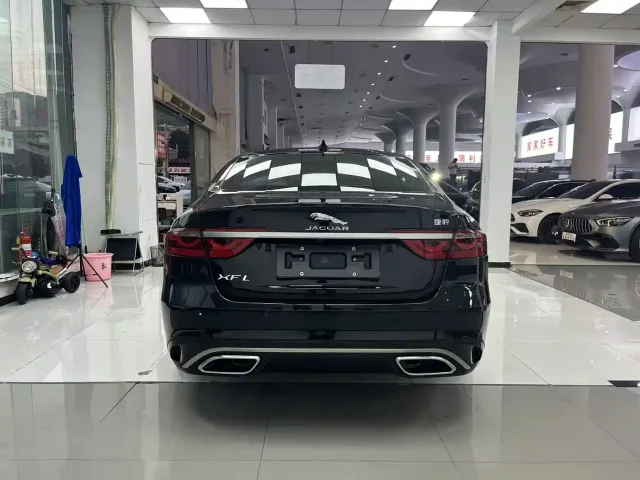Jaguar XFL — Фото автомобиля 6