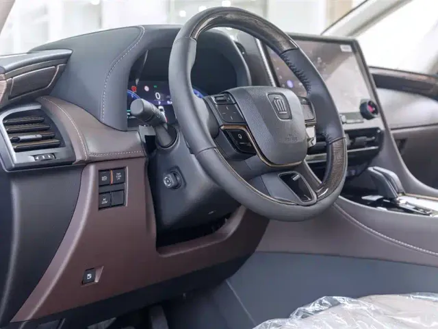 Toyota Vellfire — Фото автомобиля 10