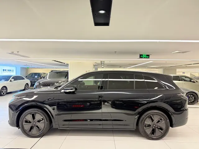 Li Auto L7 — Фото автомобиля 4