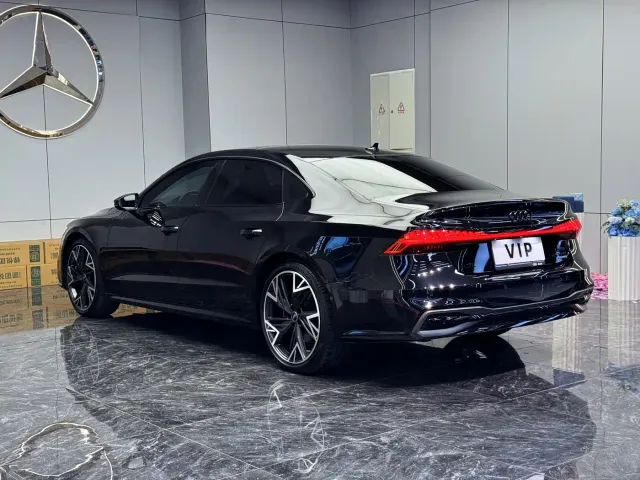Audi A7L — Фото автомобиля 9