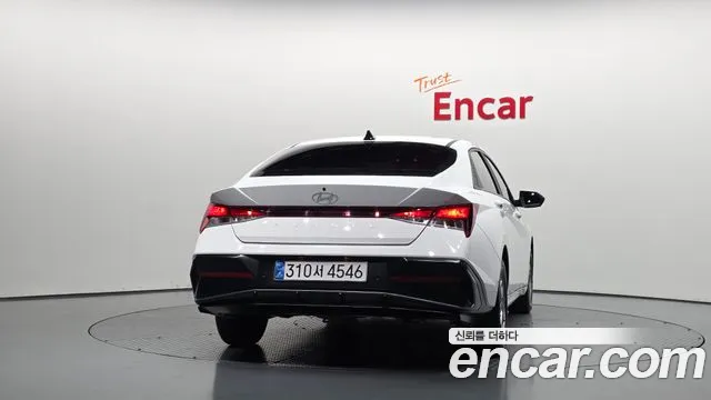 Hyundai Avante CN7 — Фото автомобиля 3