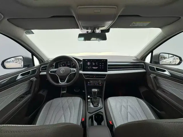 Volkswagen Tiguan L — Фото автомобиля 4
