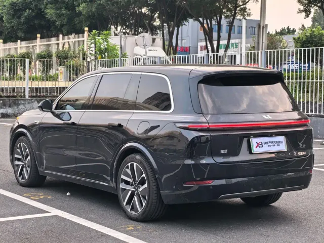 Li Auto L9 — Фото автомобиля 7