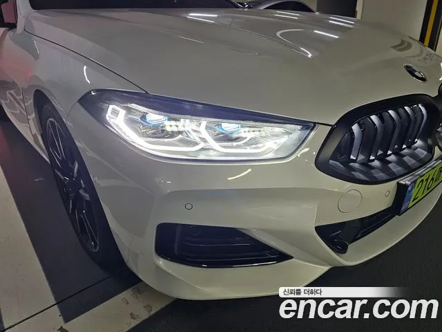 BMW 8 Series G15 — Фото автомобиля 16