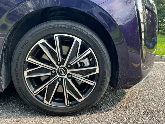 GAC Trumpchi E8 — Фото автомобиля 10
