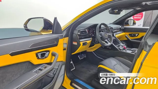 Lamborghini Urus — Фото автомобиля 10