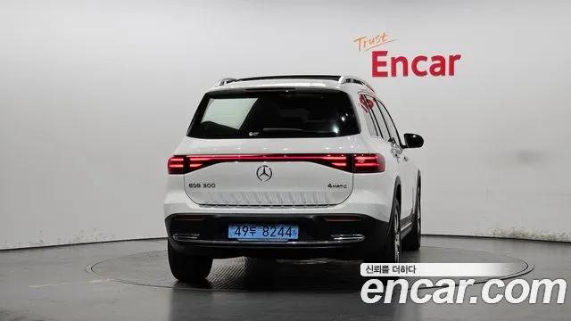 Mercedes-Benz EQB X243 — Фото автомобиля 4