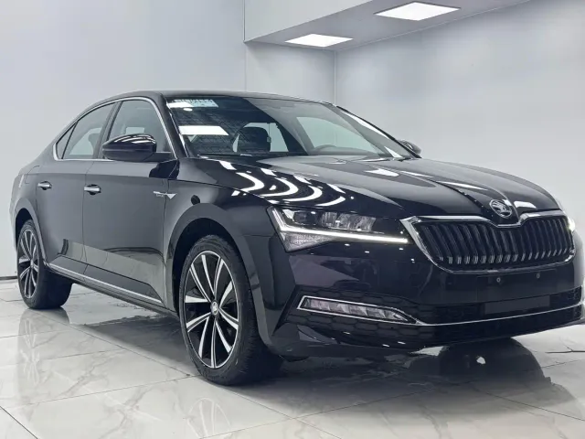 Skoda Superb — Фото автомобиля 3