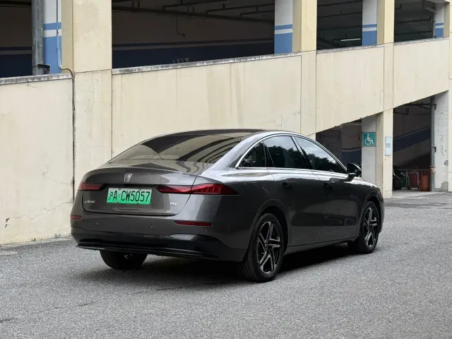 Roewe D7 — Фото автомобиля 4