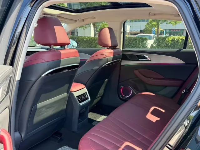 Hongqi H5 — Фото автомобиля 7