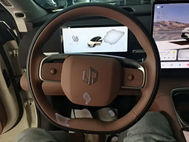 Leapmotor C11 — Фото автомобиля 10