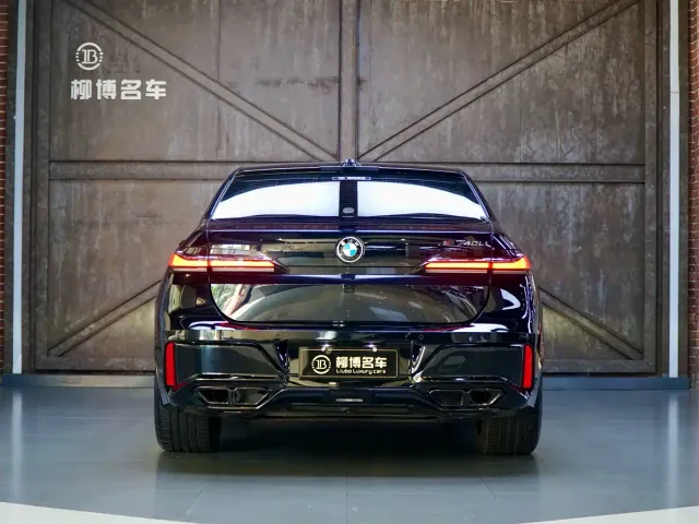 BMW 7 Series — Фото автомобиля 26