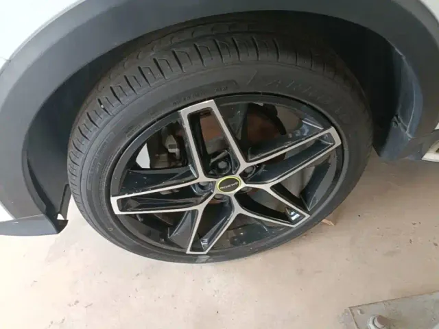 Roewe RX5 — Фото автомобиля 22