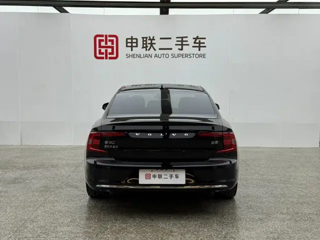 Volvo S90 — Фото автомобиля 4