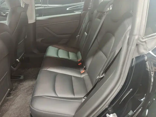 Tesla Model 3 — Фото автомобиля 16