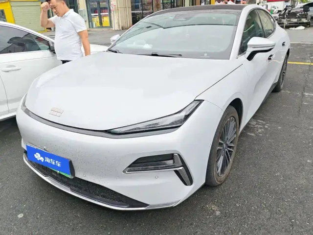 Фотография автомобиля — Geely Galaxy Xingyao 8