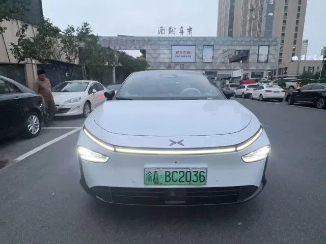 Xpeng P7+ — Фото автомобиля 2
