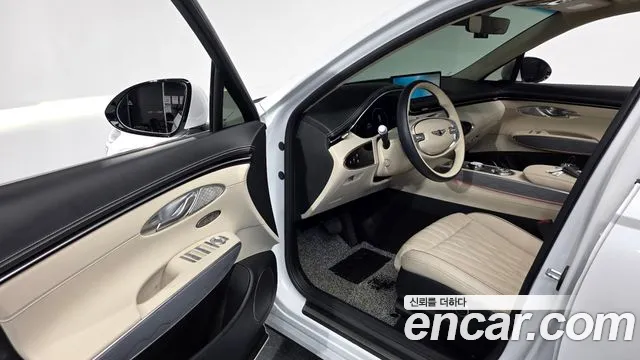 Genesis GV70 — Фото автомобиля 15