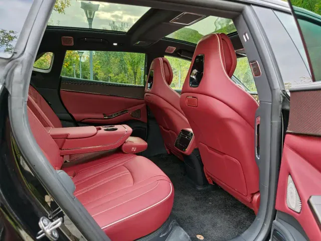 Denza Z9GT — Фото автомобиля 11