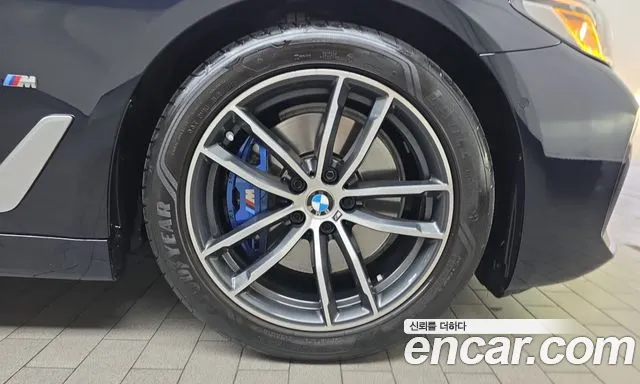 BMW 5 Series G30 — Фото автомобиля 6