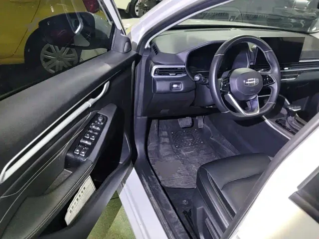 Geely Emgrand — Фото автомобиля 15