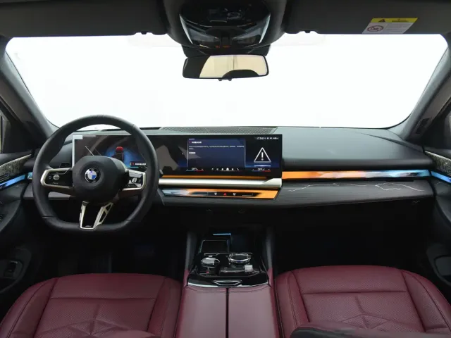 BMW 5 Series — Фото автомобиля 14