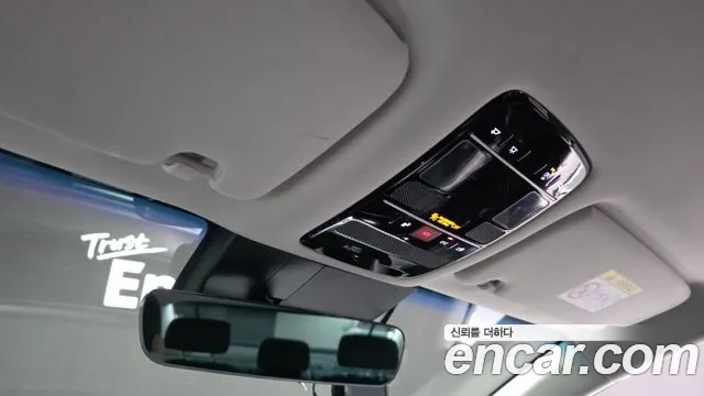 Hyundai Grandeur Grandeur (GN7) 2.5 Бензин 2WD — Фото автомобиля 18