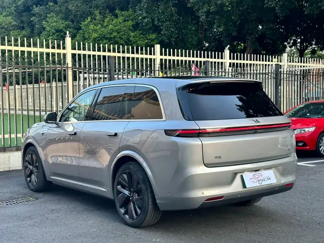 Li Auto L8 — Фото автомобиля 6