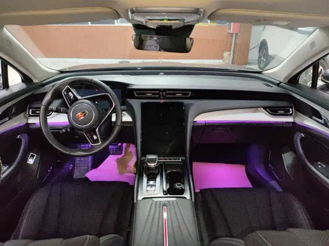Hongqi H5 — Фото автомобиля 4