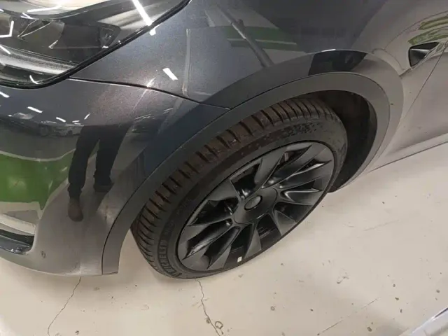 Tesla Model Y — Фото автомобиля 22