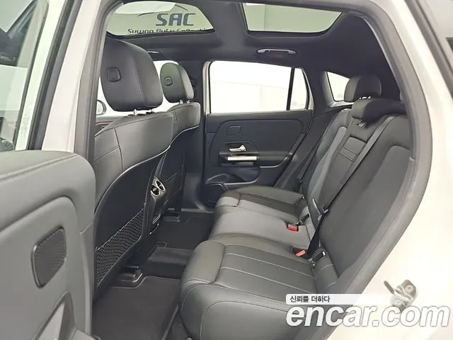 Mercedes-Benz EQA — Фото автомобиля 14