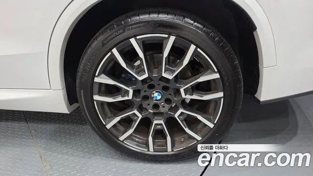 BMW X5 xDrive 40i M Sport — Фото автомобиля 15