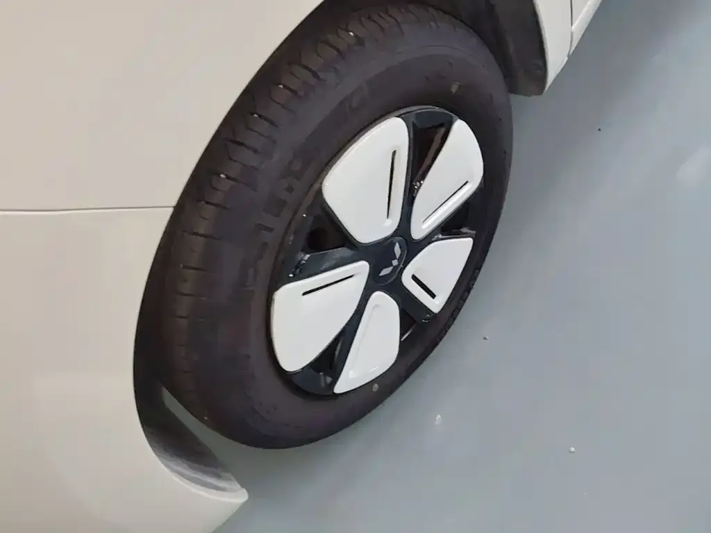 Wuling Motors Hongguang MINIEV 2025 4-Door Advanced — Фото автомобиля 21