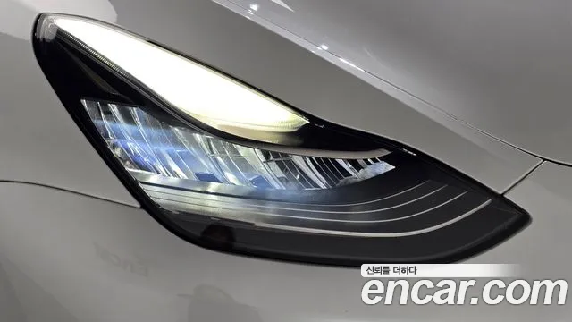 Tesla Model Y — Фото автомобиля 22