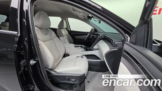 Hyundai Tucson Tucson (NX4) Дизель 2.0 4WD — Фото автомобиля 10