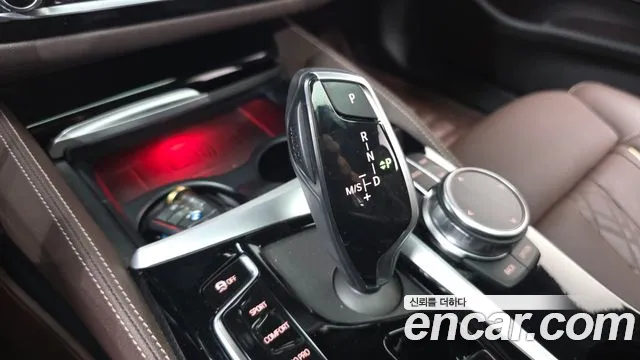 BMW 5-Series — Фото автомобиля 9
