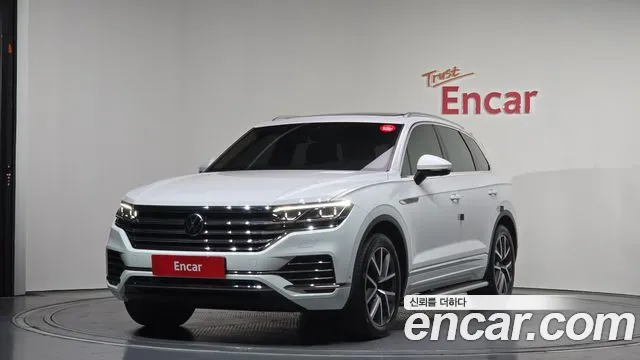 Фотография автомобиля — Volkswagen Touareg