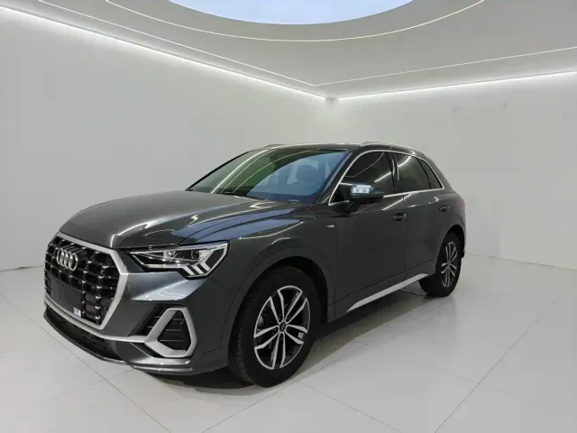 Фотография автомобиля — Audi Q3