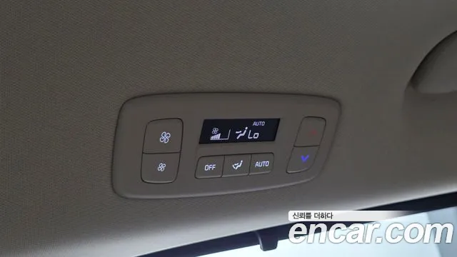 Kia Carnival Generation 4 — Фото автомобиля 30