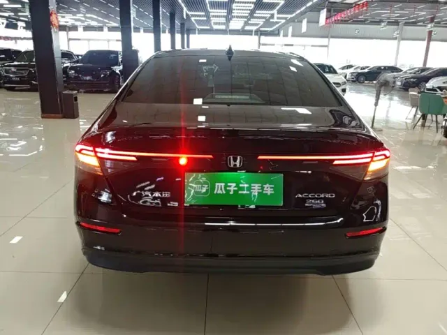 Honda Accord — Фото автомобиля 5