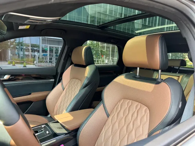 BYD Tang — Фото автомобиля 16