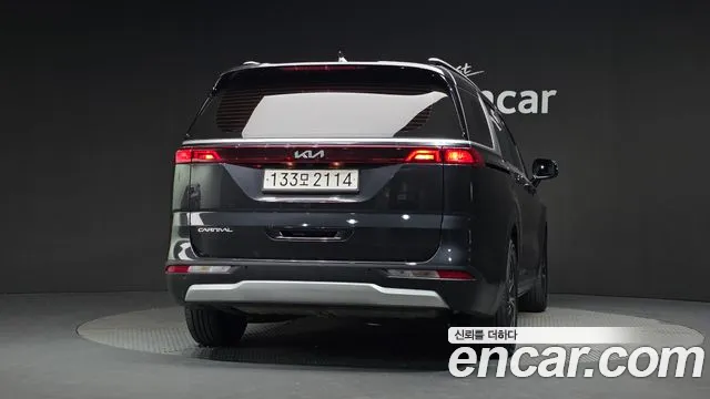 Kia Carnival Generation 4 — Фото автомобиля 4