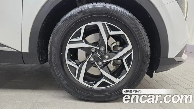Kia Sportage Sportage 5-е поколение Бензин 1.6 турбо 2WD — Фото автомобиля 5