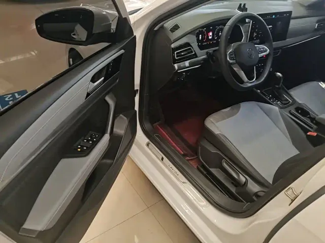 Volkswagen Lavida — Фото автомобиля 15