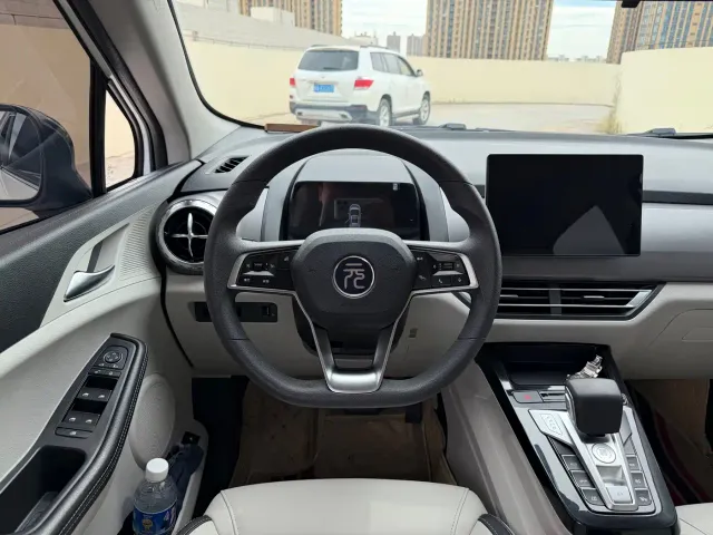 BYD Yuan Pro — Фото автомобиля 9