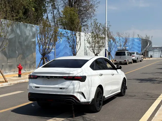 Geely Binrui — Фото автомобиля 16