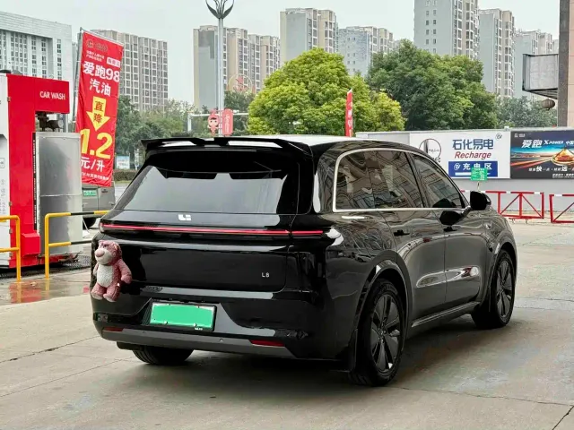 Li Auto L8 — Фото автомобиля 7